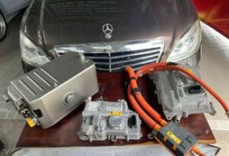 SỬA CHỮA HỘP ĐIỀU KHIỂN NGUỒN BÌNH ẮC QUY MERCEDES-BENZ S400