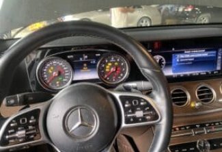 GARAGE CHUYÊN SỬA CHỮA HỘP ĐÈN MERCEDES-BENZ